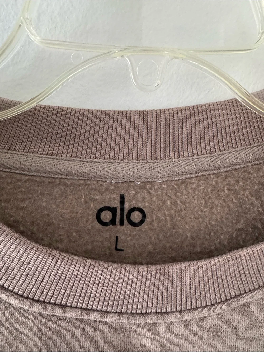 ALO Yoga Cropped Crew Sweatshirt inTaupe with Black Logo SzL